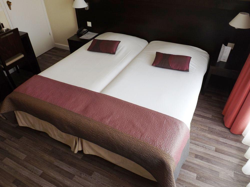 Comté De Hotel