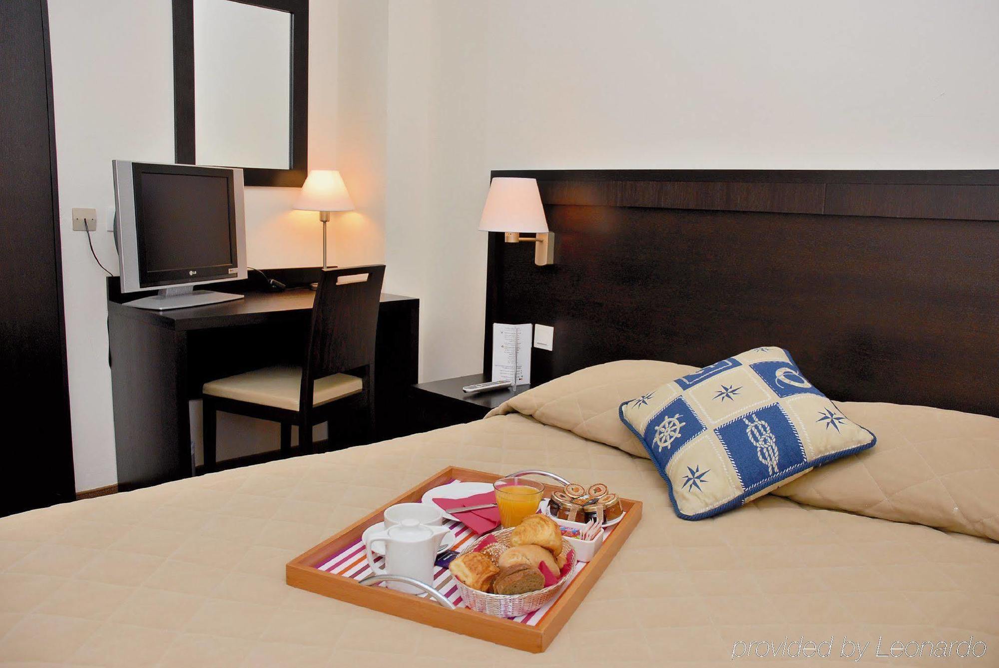 Hotel Comté De 3*