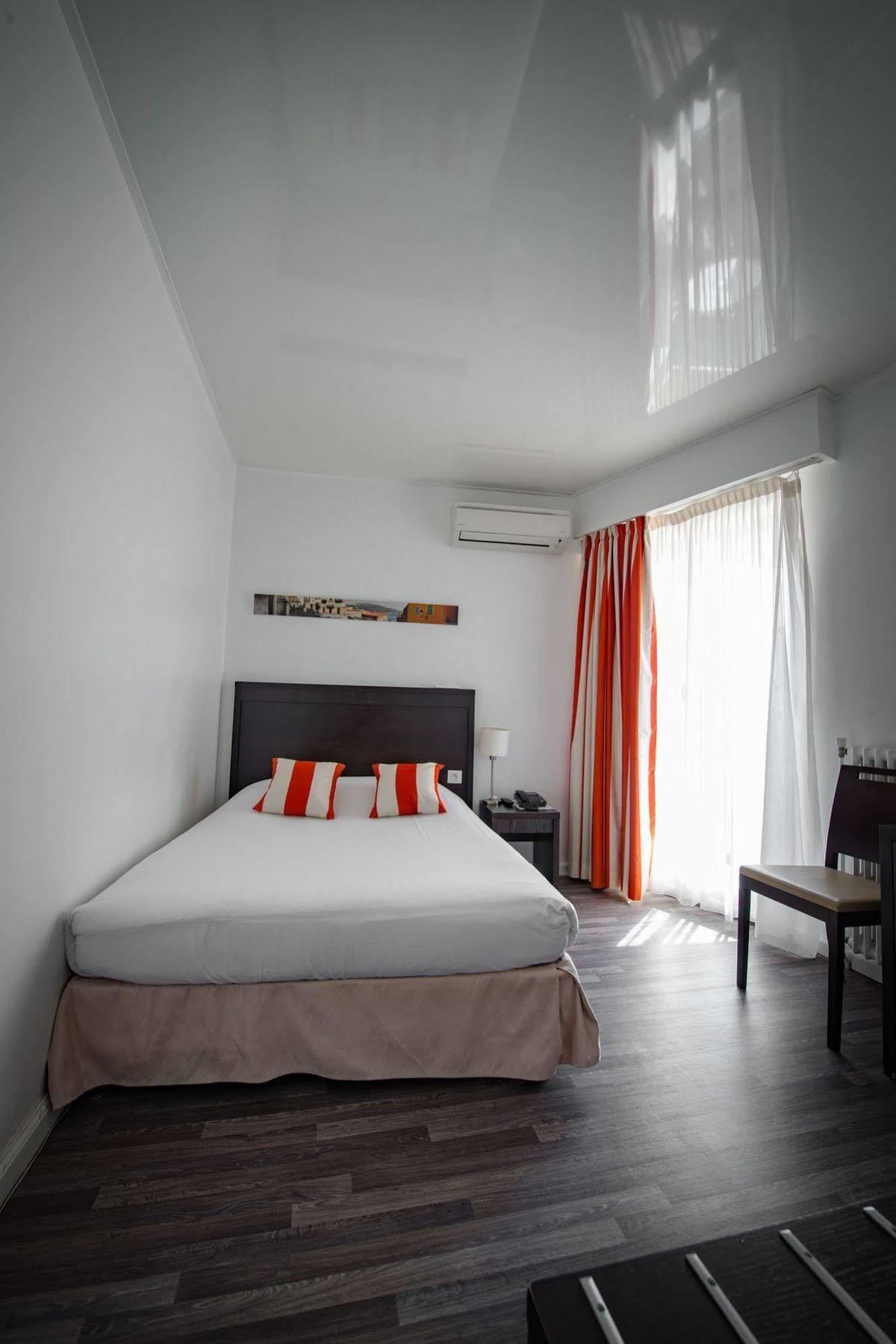Hotel Comté De