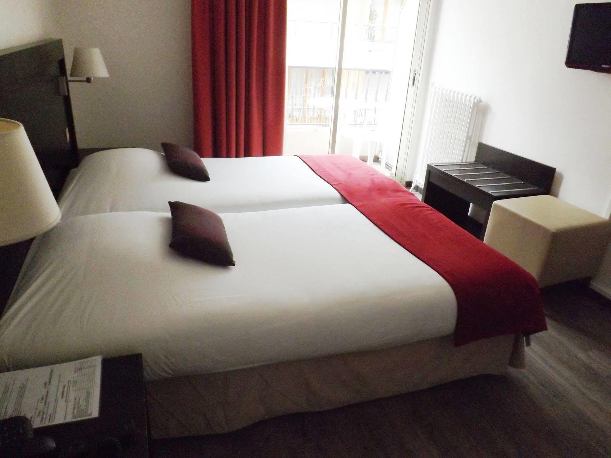 Comté De Hotel