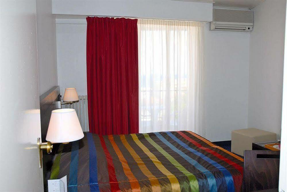 Comté De Hotel 3*